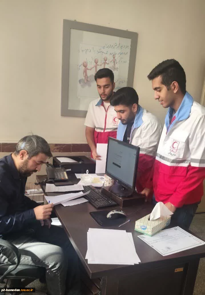 عضو گیری کانون هلال احمر آموزشکده ملی مهارت شهید جباریان 2