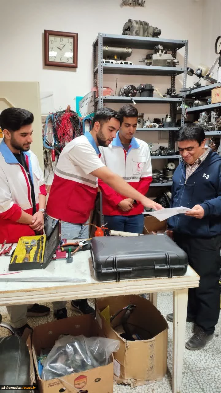 عضو گیری کانون هلال احمر آموزشکده ملی مهارت شهید جباریان 4