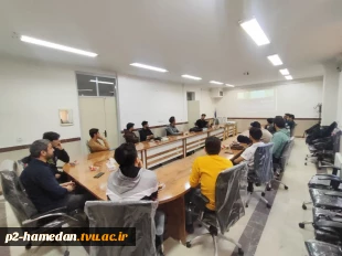 سمینار آشنایی با زبان برنامه‌نویسی پایتون برگزار شد. 2