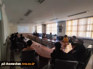 سمینار آشنایی با زبان برنامه‌نویسی پایتون برگزار شد. 3