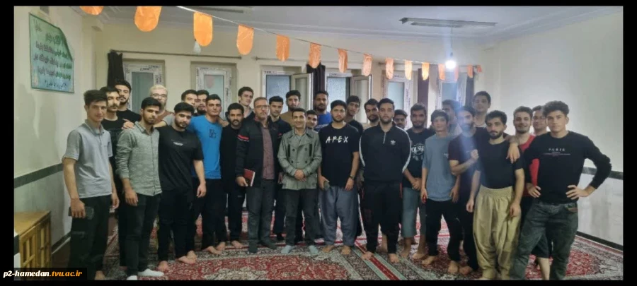 کارگاه آموزشی افزایش اعتماد به نفس مرکز مشاوره آموزشکده ملی مهارت شهید جباریان با حضور دانشجویان برگزار شد . 6